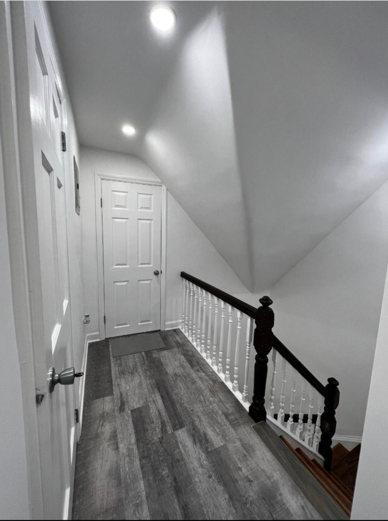 Homestay Modern & Cozy In Queens Near Train Station And Buses *